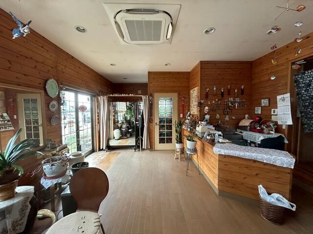 4LDK House with Shop Space on Corner Lot in Kagoshima City - Main Image