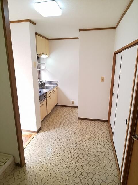 2K Apartment for Rent in Higashikurume, Tokyo - Thumbnail 4