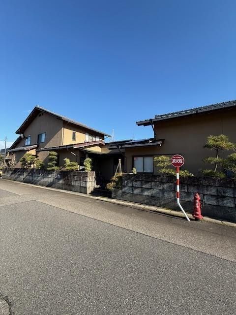 Spacious 9DK Detached House in Gosen, Niigata with Large Land - Thumbnail 2