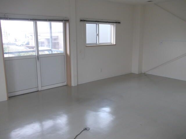 Office Hirosaki Park for Rent | 177 sqm Commercial Space Near Castle - Thumbnail 3