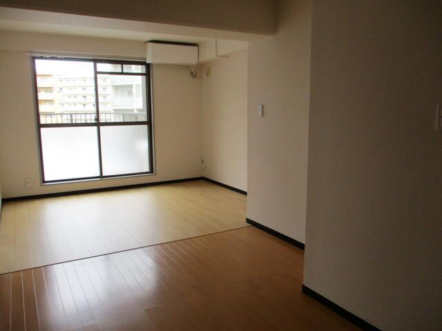 3LDK Apartment for Rent in Kawasaki-ku, Kawasaki City - Thumbnail 2