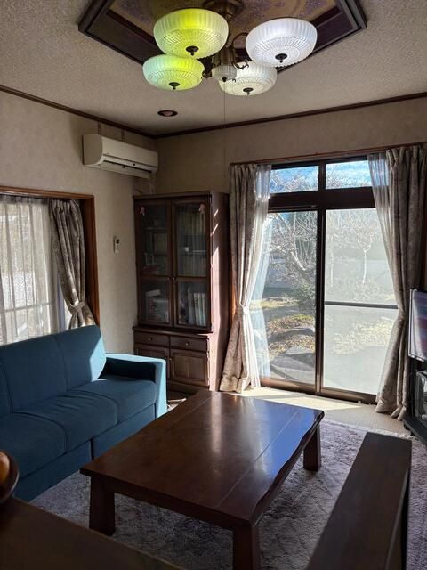 Spacious 4LDK House in Takasaki with 718㎡ Land - Thumbnail 3