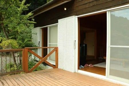 Wooden Mountain Retreat with Mount Fuji View in Yamanashi - Thumbnail 4