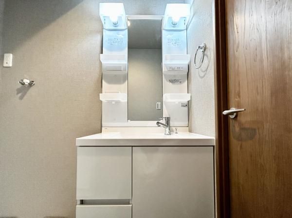 3LDK Apartment for Sale in Zushi, Kanagawa - 71.24m² - Thumbnail 4