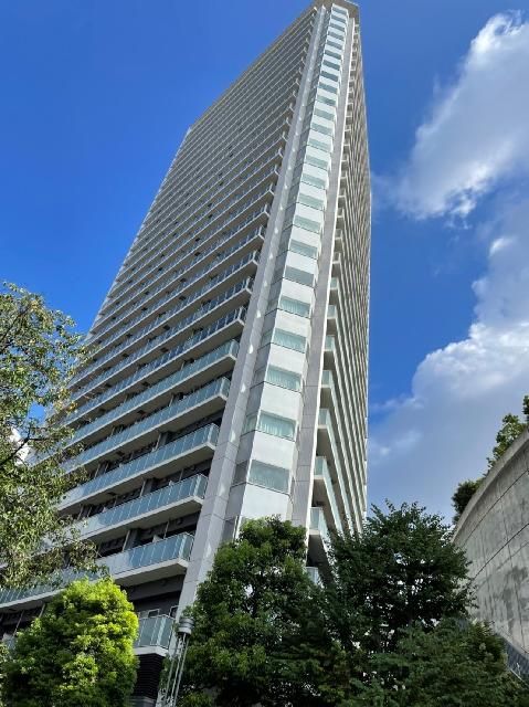 1LDK Apartment for Sale in Meguro, Tokyo - 44.08 sqm - Thumbnail 2