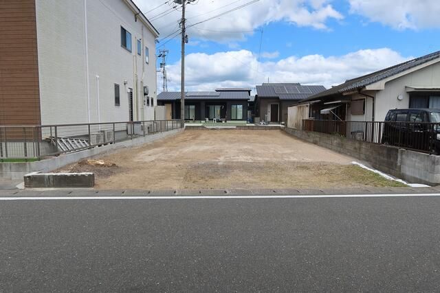 South-Facing Residential Land in Quiet Kagoshima Neighborhood - Thumbnail 2