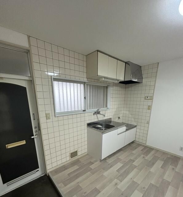 2DK Apartment for Rent in Samukawa, Kanagawa - 43.10 sqm - Thumbnail 3