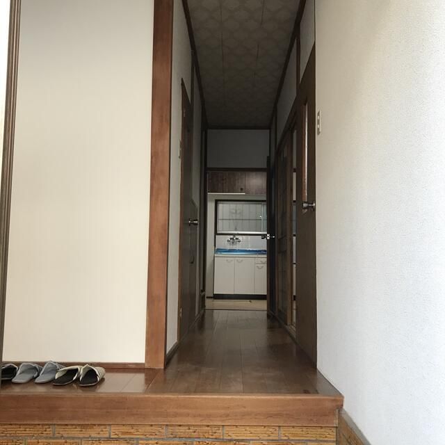 Large 5DK House on 5839 sqm Land in Tondabayashi, Osaka - Thumbnail 3
