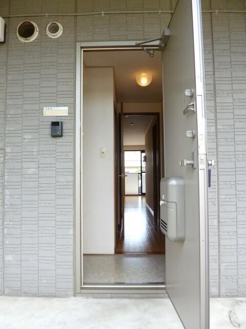 1LDK Apartment for Rent in Utsunomiya, Tochigi - Thumbnail 2