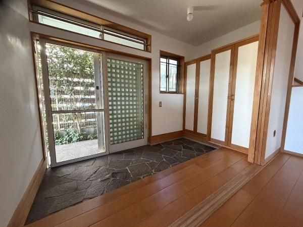 5SLDK Detached House for Sale in Kunitachi, Tokyo - Thumbnail 3