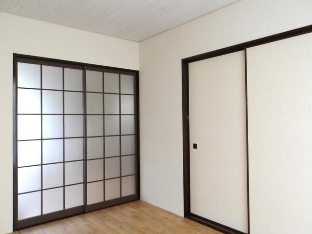 2DK Apartment for Rent in Asahi Ward, Yokohama - Thumbnail 2