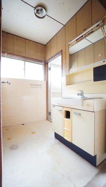 5DK Detached House with Large Garden in Yokkaichi, Mie - Thumbnail 2