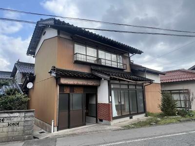 1942 Traditional House in Kotoura, Tottori - 9DK Layout — House, Kotoura, Tottori