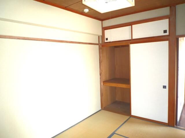 2DK Apartment for Rent in Sanjo, Niigata - Near Higashi-Sanjo Station - Thumbnail 3