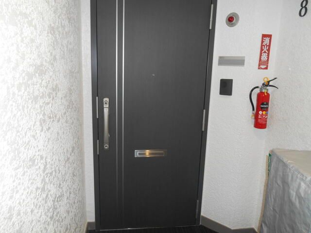 2LDK Apartment for Sale in Motomachi, Yokohama | 85.18 sqm - Thumbnail 2