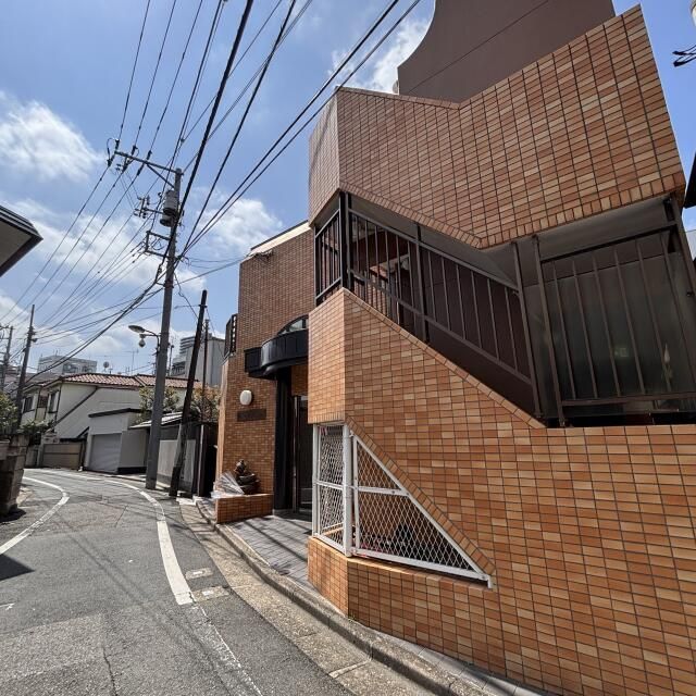Commercial Building for Sale in Ikebukuro, Toshima, Tokyo - Thumbnail 4