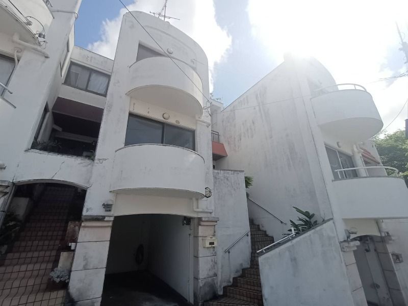 1992 3LDK RC House for Sale in Naha's Shuri, Okinawa - Image 10