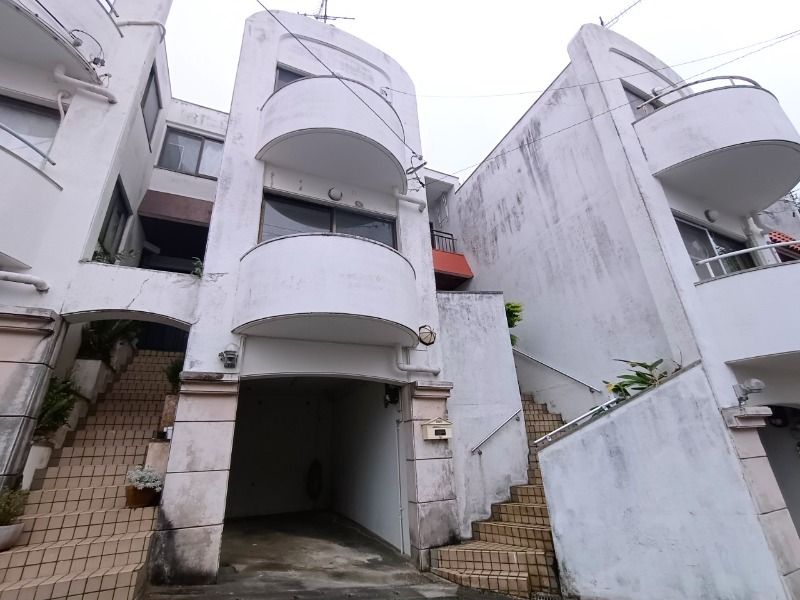 1992 3LDK RC House for Sale in Naha's Shuri, Okinawa - Image 10