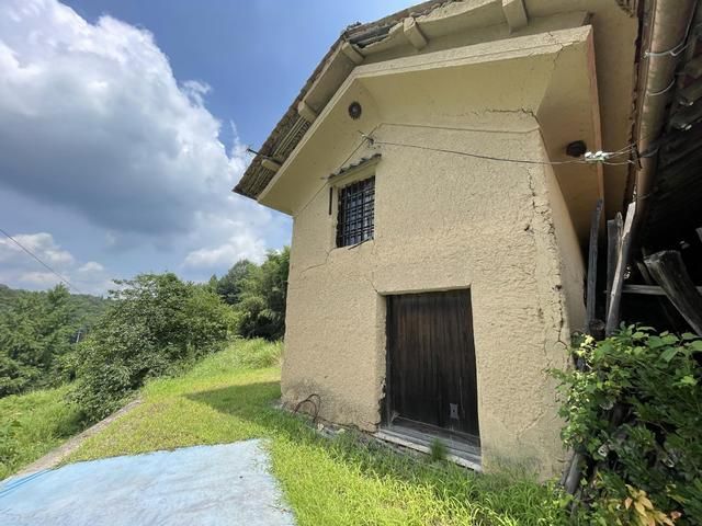 1949 Traditional House in Onomichi, Hiroshima with Land - Image 1