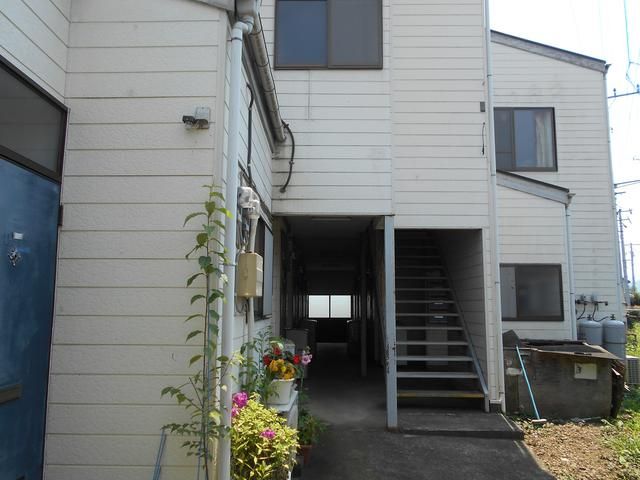 Village 461 Apartment for Rent in Uenohara, Yamanashi - Thumbnail 2
