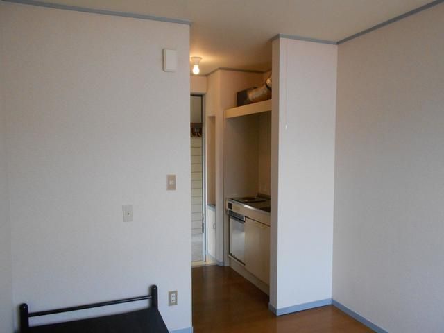 Village 461 Apartment for Rent in Uenohara, Yamanashi - Thumbnail 3