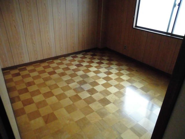3DK Apartment for Rent in Minami-Alps City, Yamanashi - Thumbnail 2