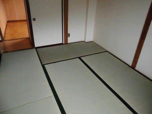 3DK Apartment for Rent in Minami-Alps City, Yamanashi - Thumbnail 4