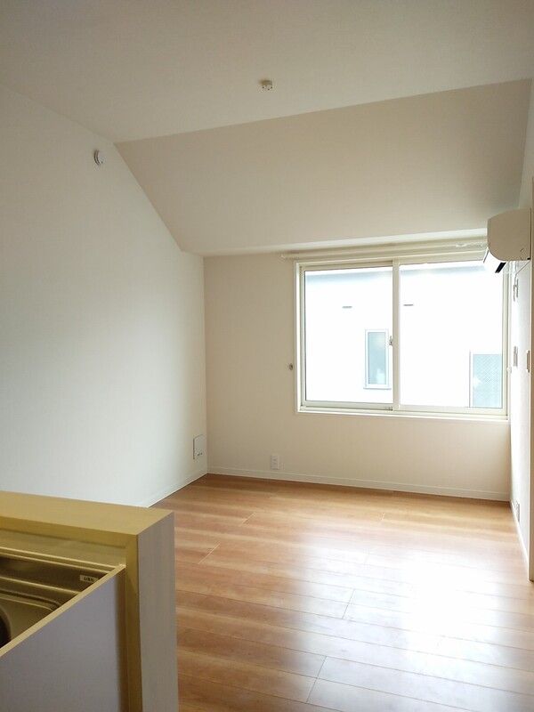 Modern 2SLDK Apartment in Tachikawa, Tokyo - Thumbnail 3