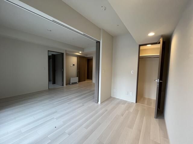 2LDK Apartment for Sale Near Kanjo-dori Higashi Station - Thumbnail 2