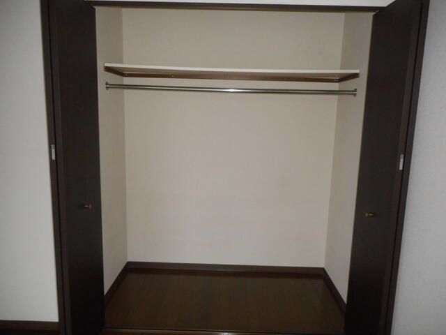 1LDK Apartment for Rent in Satte, Saitama - 39.60 sqm - Thumbnail 4