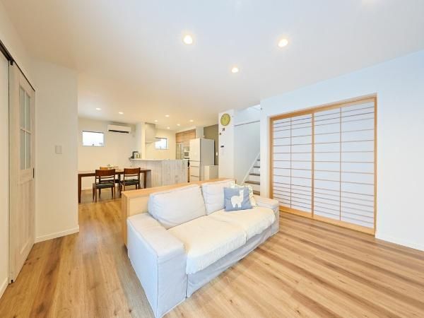 2018 Built 4LDK Detached House in Hirakata, Osaka - Thumbnail 3