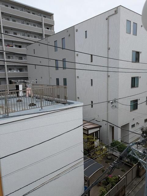Modern Studio Apartment for Rent in Suginami, Tokyo - Thumbnail 3