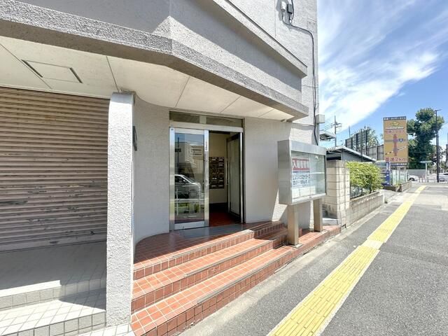 Office for Rent in Adachi, Tokyo - 40.5 sqm Near Daishimae Station - Thumbnail 3