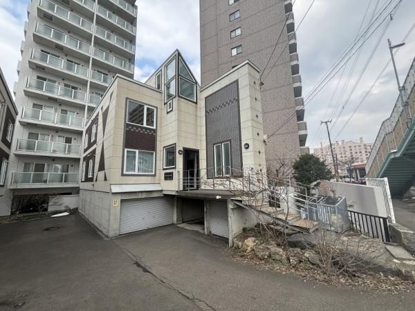 Apartment Building for Sale in Toyohira-ku, Sapporo - Thumbnail 2