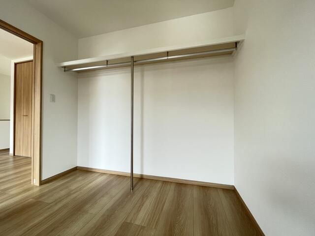 Modern 1LDK Apartment in Yonezawa, Yamagata - 41.81 sqm - Thumbnail 3