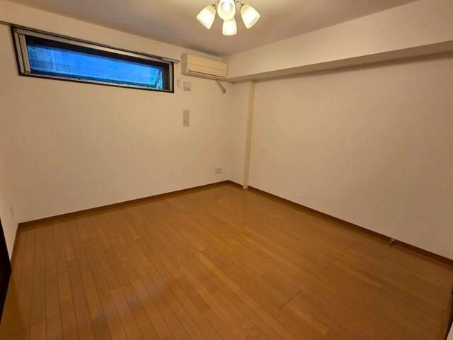 Modern 2SLDK Terrace House for Rent in Shinjuku, Tokyo - Thumbnail 4