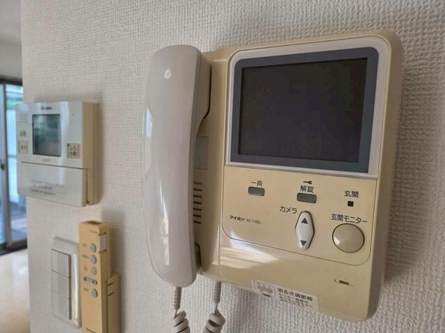 Modern 2SLDK Terrace House for Rent in Shinjuku, Tokyo - Image 1