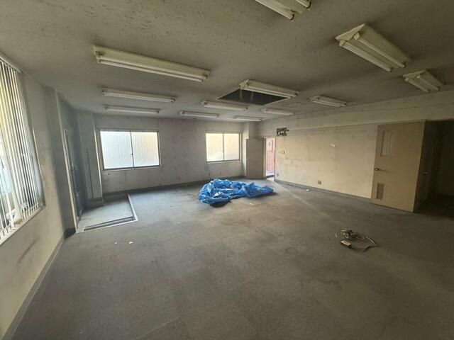 Iijima Building Commercial Space for Rent in Koto, Tokyo - Thumbnail 4