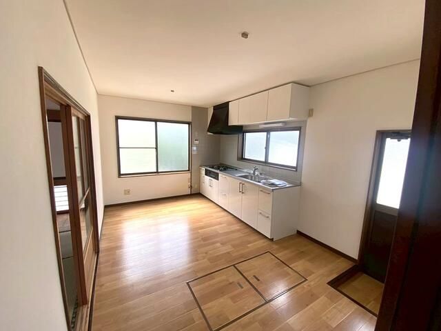 Fully Occupied Apartment Building in Koriyama, Fukushima - Thumbnail 4