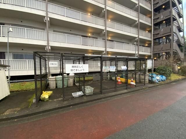 2LDK Apartment for Sale in Hazama-cho, Hachioji, Tokyo - 52.77 sqm - Thumbnail 4