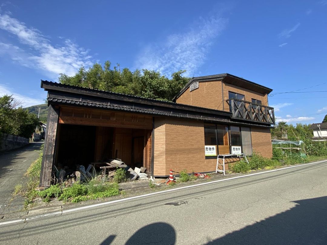 Spacious 2-Storey House on 90sqm Land in Minamiaso, Kumamoto - Thumbnail 3