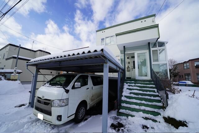 5LDK Family House in Sapporo's Teine Ward with Free Parking - Image 7