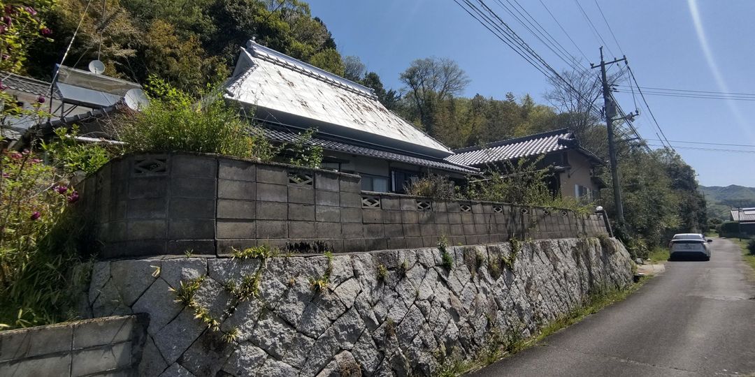 1935 Kominka House in Wake Town, Okayama with Diverse Land - Image 11