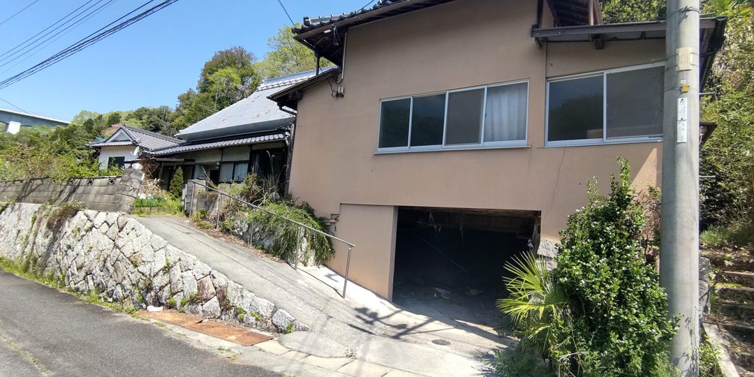 1935 Kominka House in Wake Town, Okayama with Diverse Land - Image 7