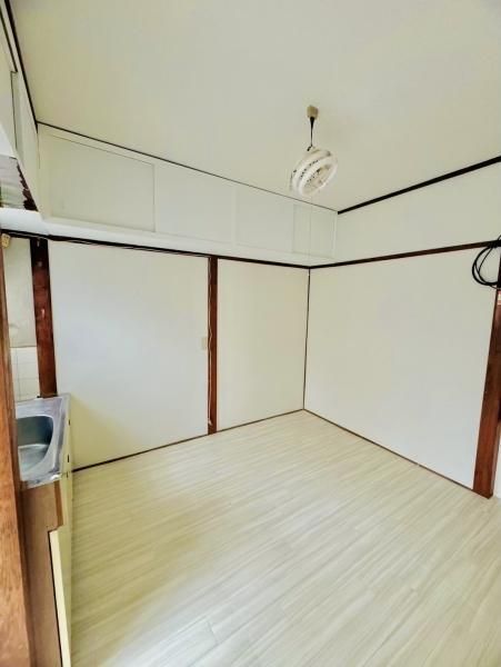 1968 Terraced House for Sale in Moriguchi, Osaka - 3K Layout - Thumbnail 2