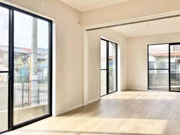 3LDK Detached House for Sale in Takarazuka, Hyogo - Thumbnail 4