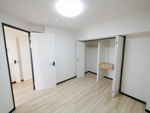 Renovated 1LDK Sapporo Apartment with Toyohira River Views - Thumbnail 3