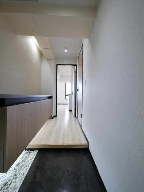 Renovated 1LDK Sapporo Apartment with Toyohira River Views - Thumbnail 4