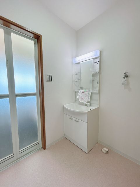 4LDK House for Sale in Arao, Kumamoto - 183.88 sqm Land - Thumbnail 3
