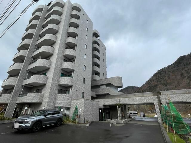 1LDK Apartment for Sale in Jozankei, Minami-ku, Sapporo, Hokkaido - Image 1